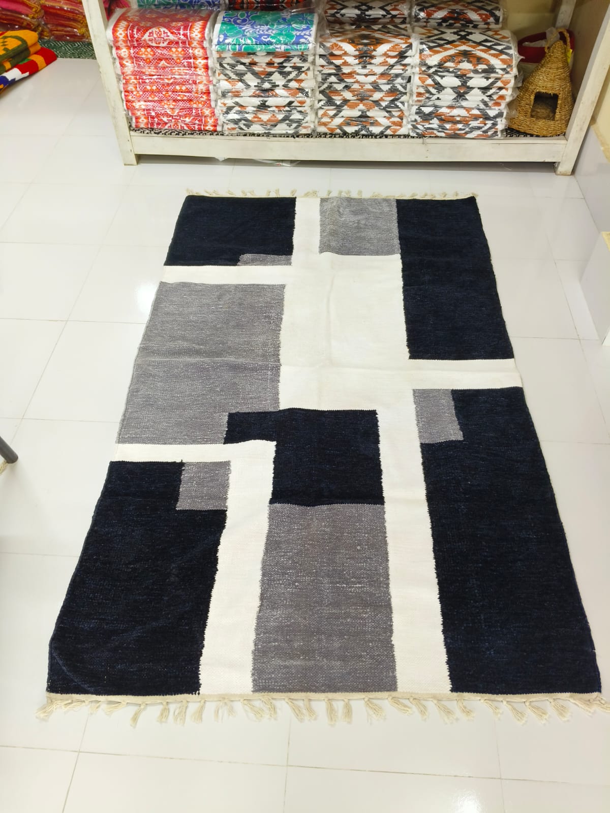 হ্যান্ডমেড শতরঞ্জি!