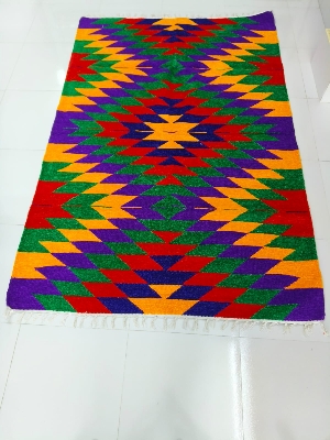 হ্যান্ডমেড শতরঞ্জি!