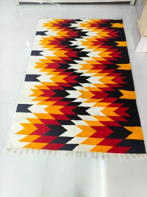 হ্যান্ডমেড শতরঞ্জি!