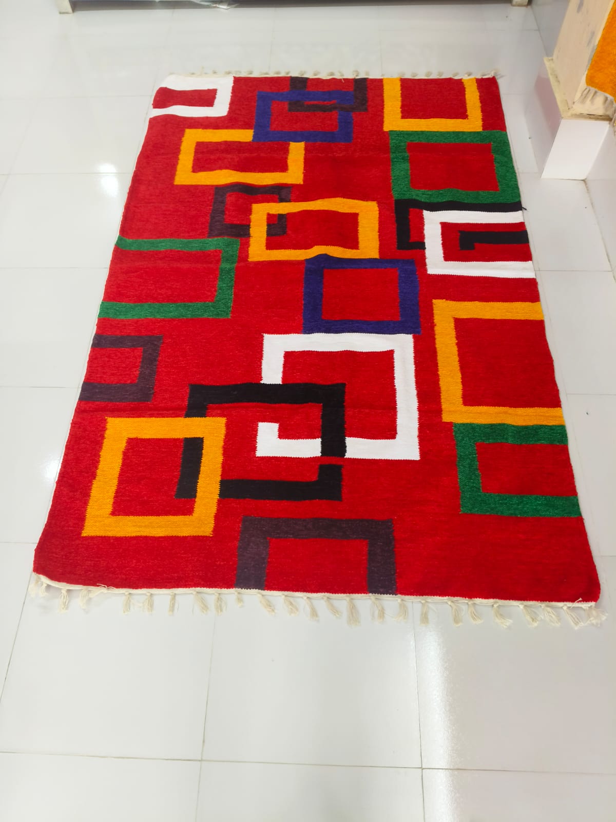 হ্যান্ডমেড শতরঞ্জি!