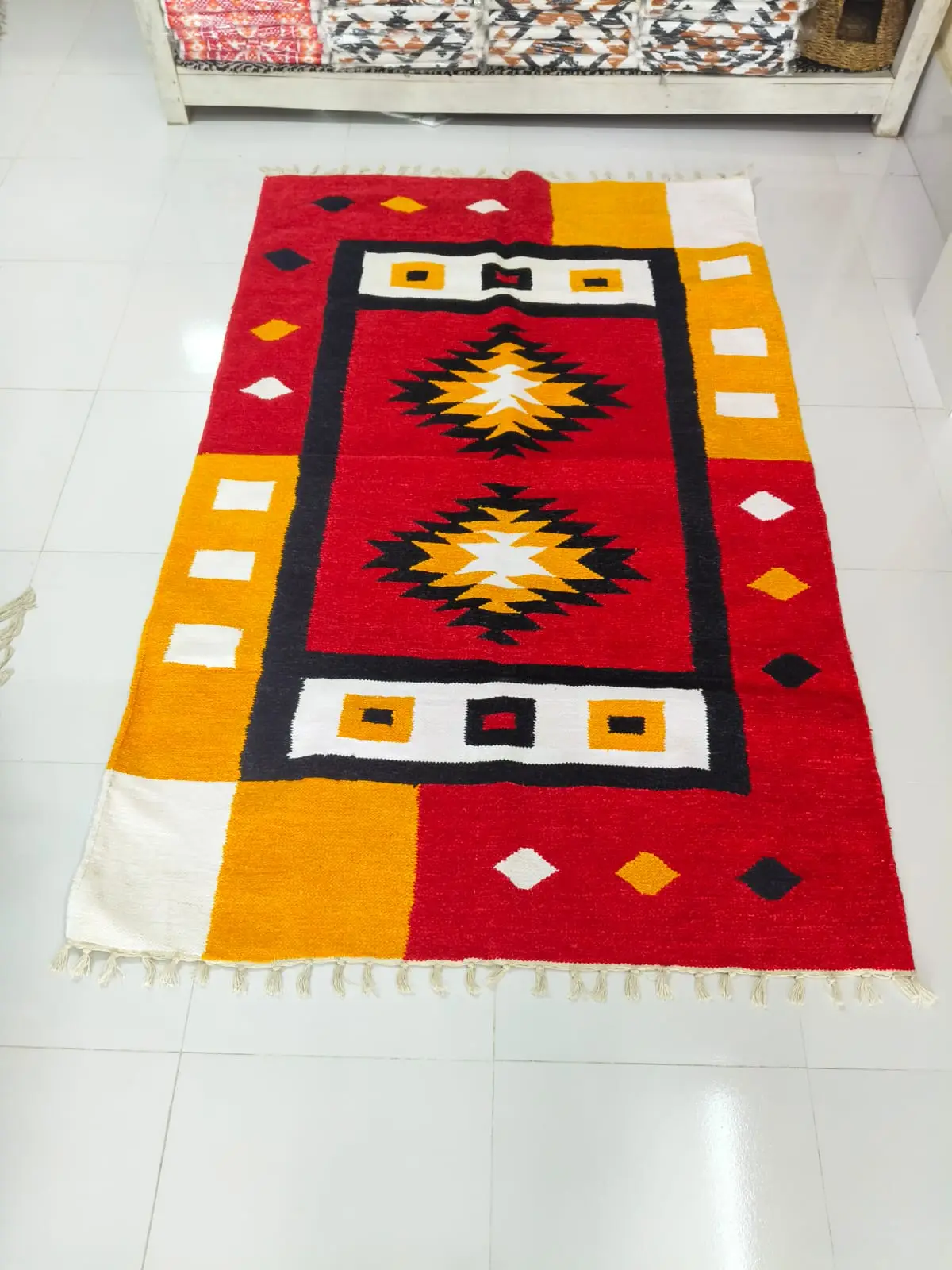 হ্যান্ডমেড শতরঞ্জি!