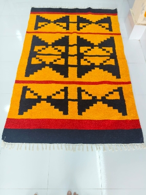 হ্যান্ডমেড শতরঞ্জি!