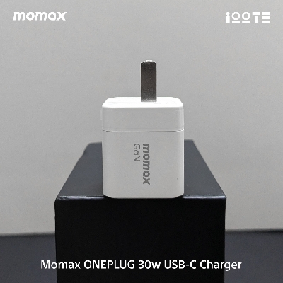Picture of Momax ONEPLUG 30w GaN Charger (UM26CN)