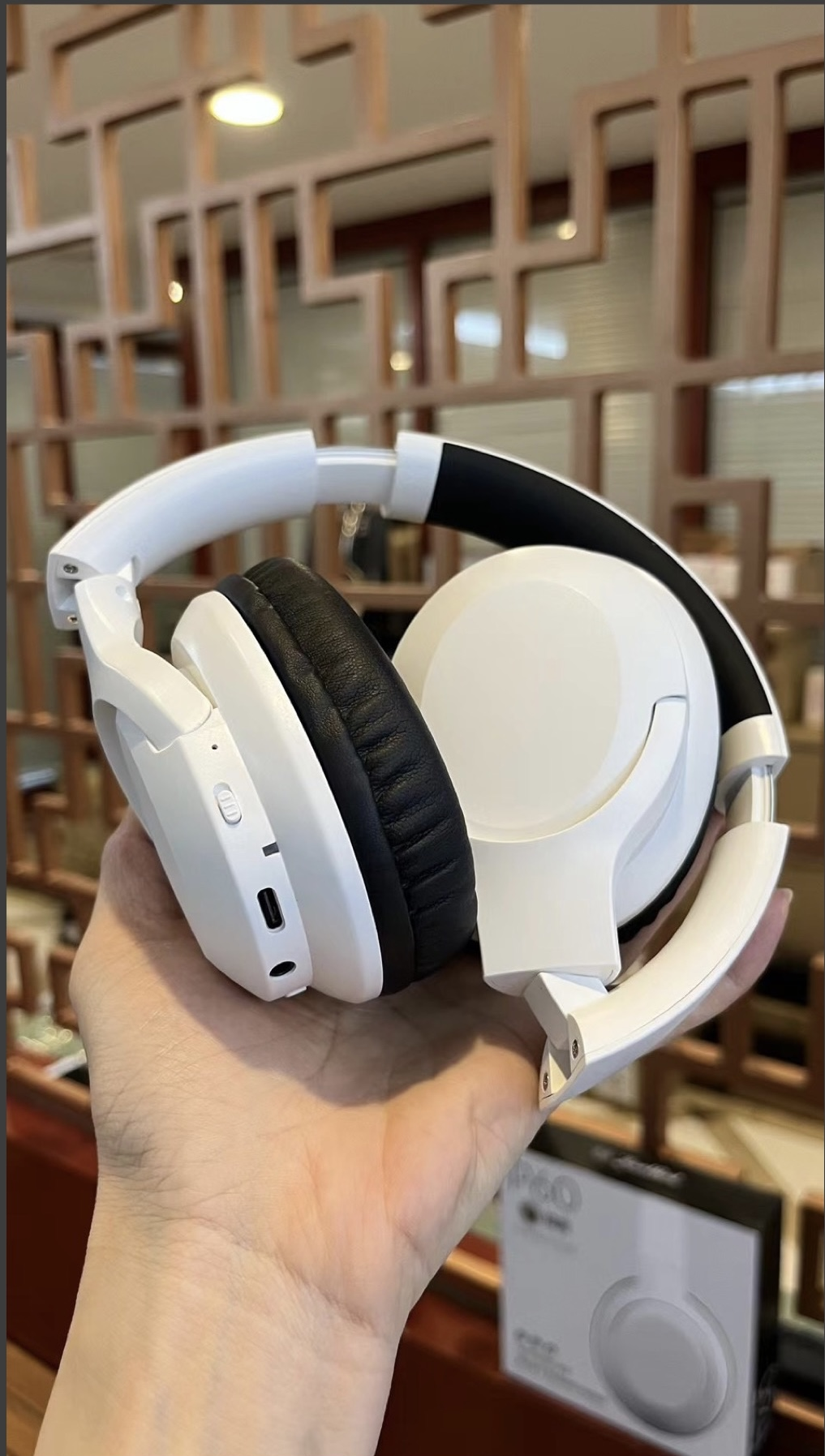 Picture of ASHATA Huntbird P60 Wireless Gaming Headset