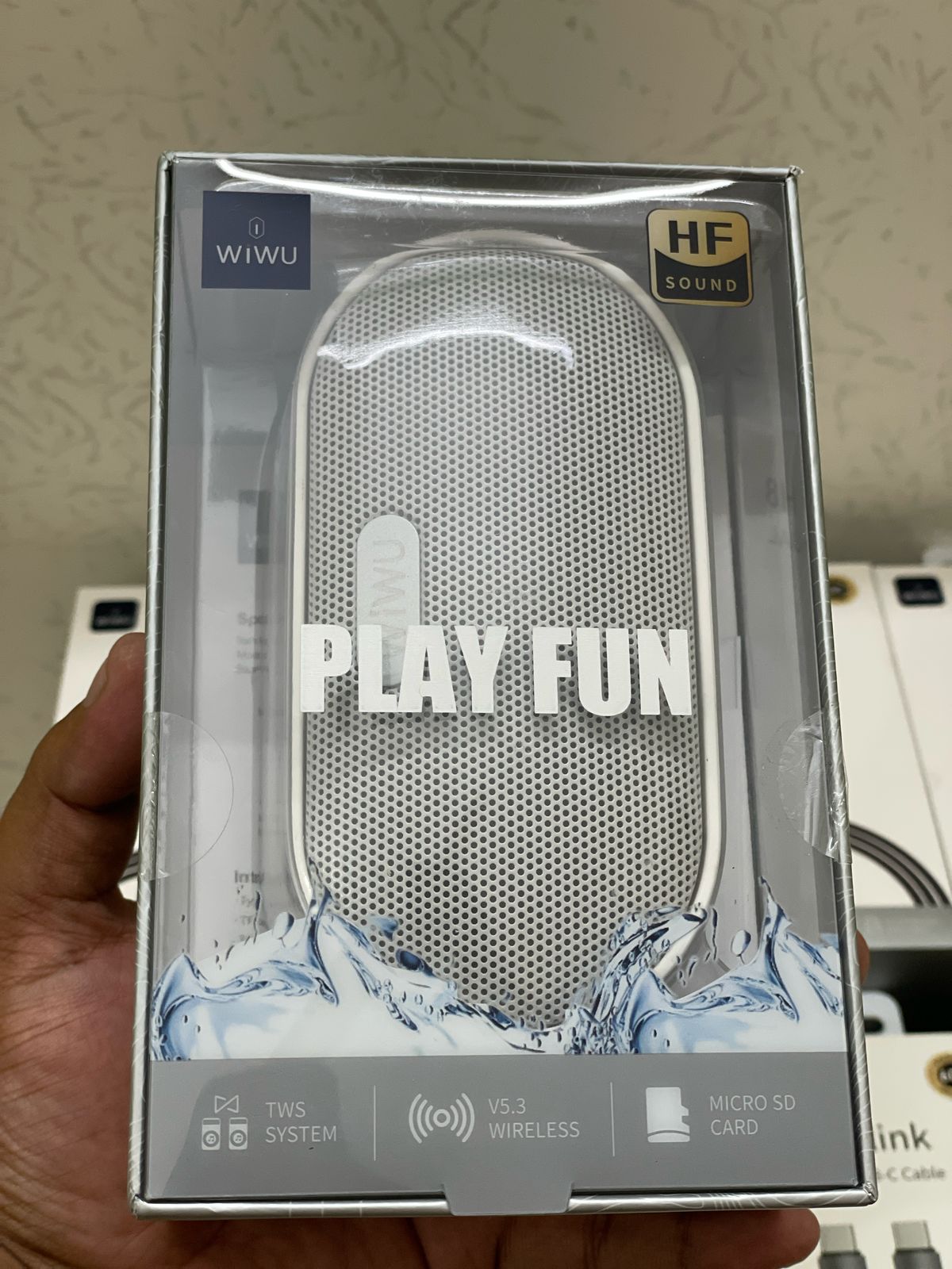 Picture of WiWU Play Fun Portable Wireless Speaker H8