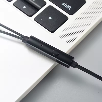 Picture of Motorola 3.5mm Wired Headphone