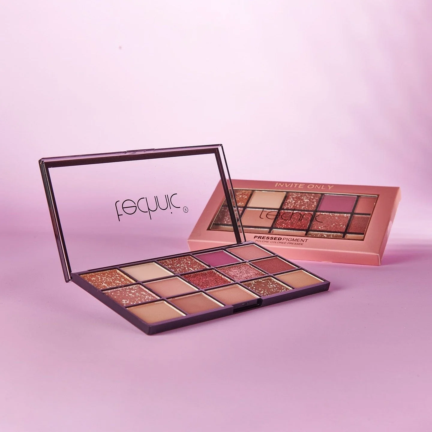 Picture of Technic Invite Only 15 Color Pressed Pigment Eye Shadow Palette - Invite Only - 30g