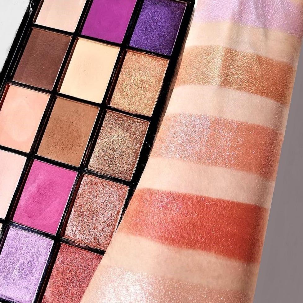 Picture of Technic Persian Violet 15 Color Pressed Pigment Eye Shadow Palette - Persian Violet - 30g