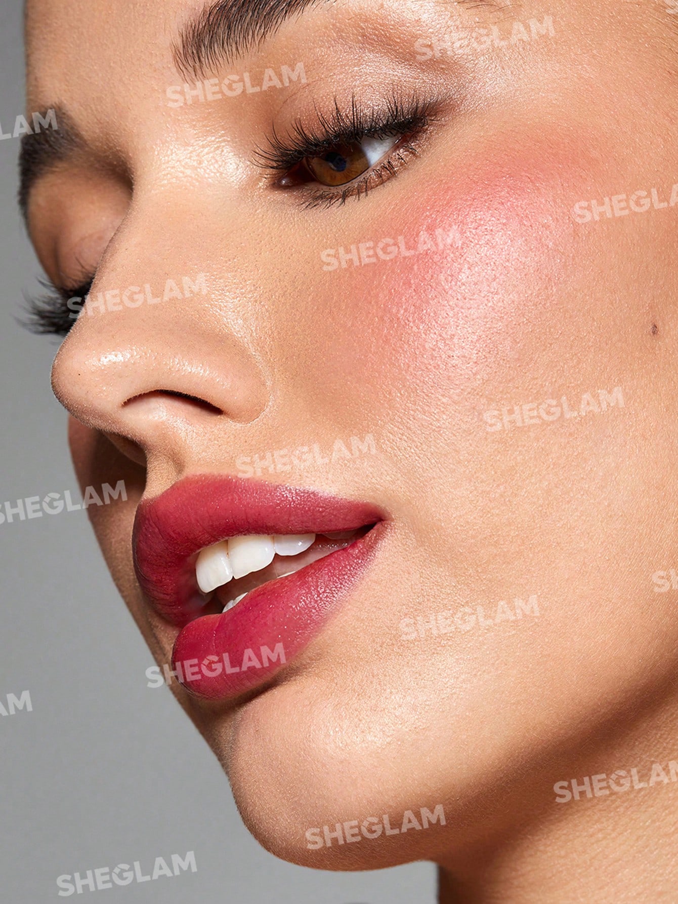 Picture of SHEGLAM - For The Flush Lip & Cheek Tint ● It's Chili (Strawberry)