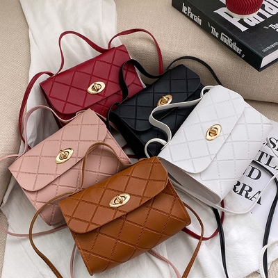 Picture of Korean Style Lingge Striped Small Square Handbag – Portable Fashion Bag for Women |  Trendy Design 