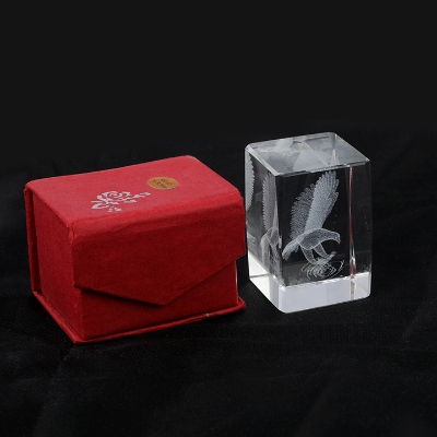 Picture of Crystal Eagle Paperweight