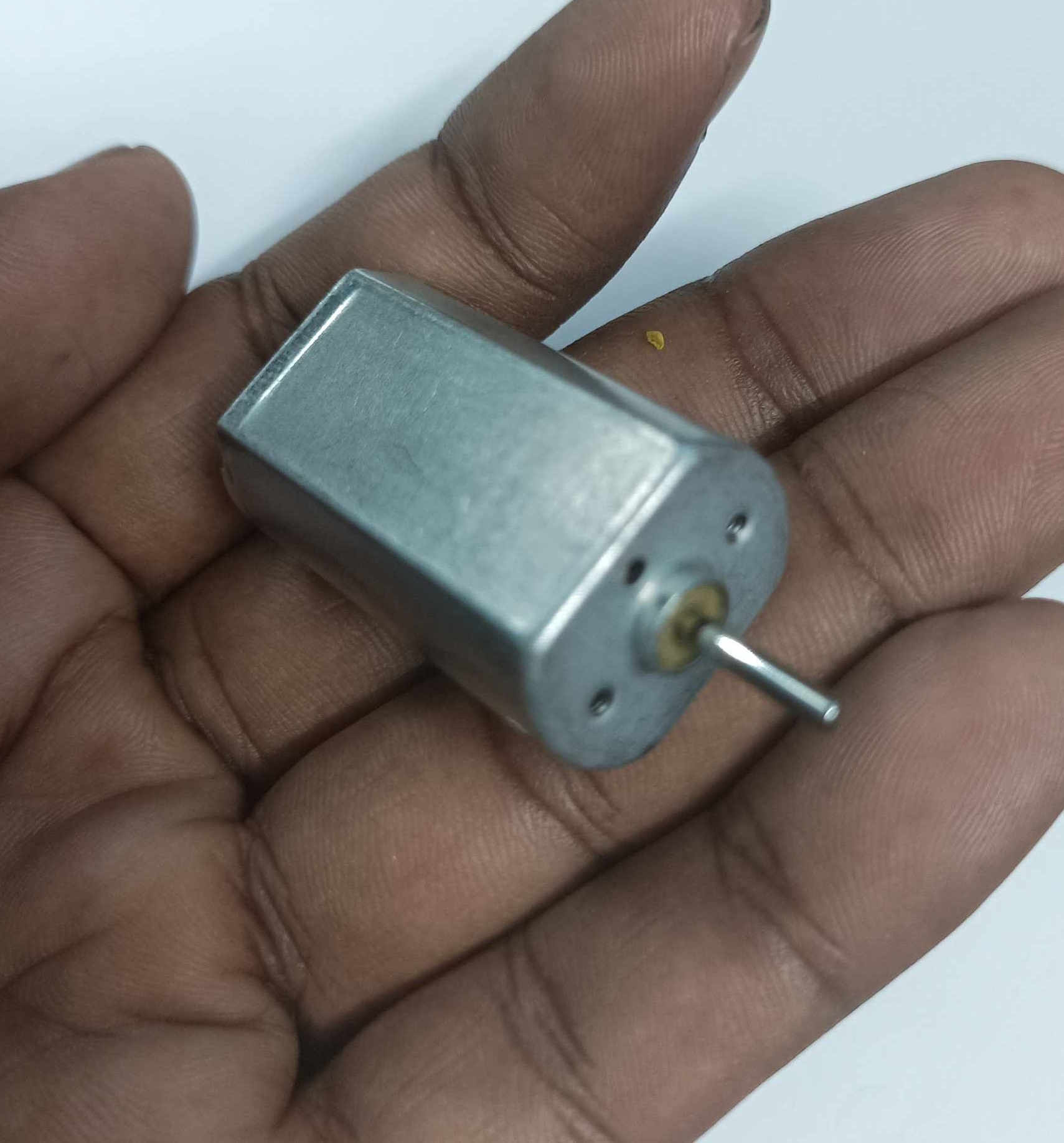 Picture of 180 Motor 3.7V Motor 180 DC Motor Strong Magnetic Motor 3.7V DC Motor For Boat Mini Fans Mini Drill Making Purpose DC Motor 180 Mini Fans 3.7V 180 Motor