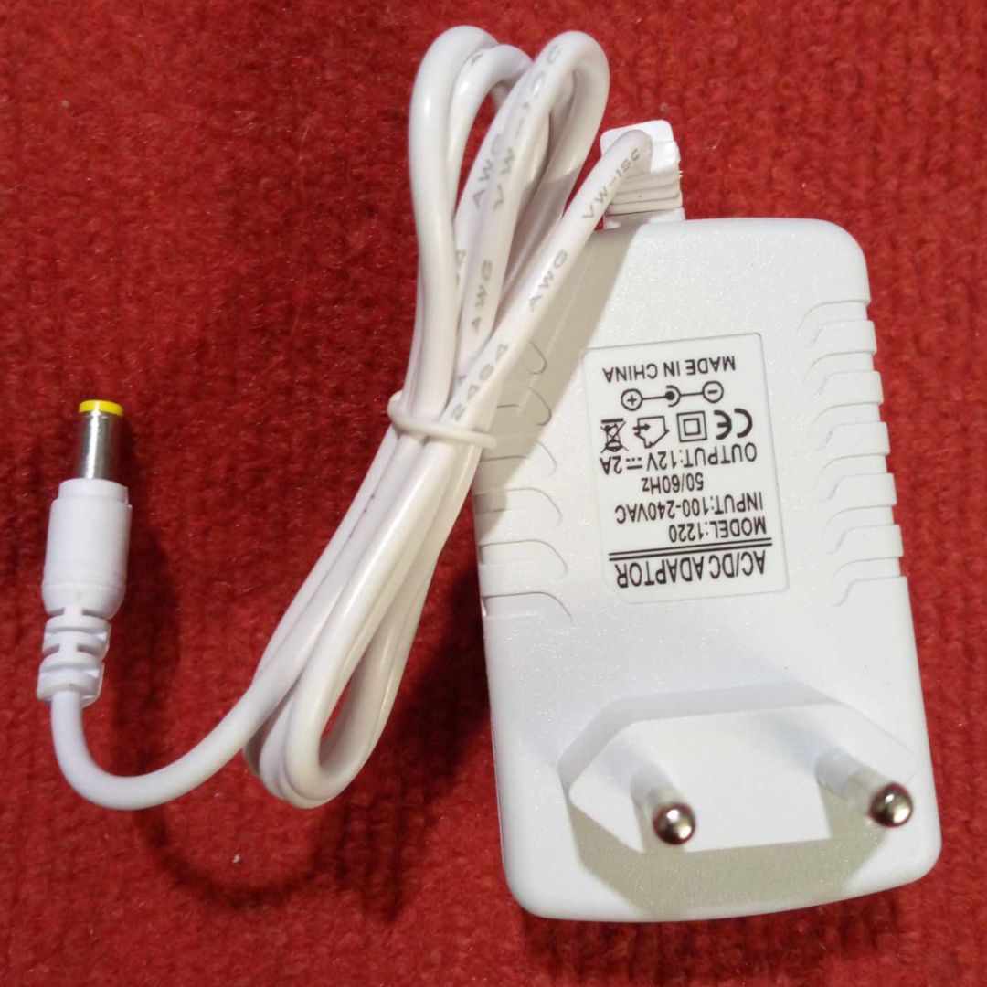 Picture of 12V 2A WHITE AC 220V To DC 12V 2A Power Supply Adapters Chargers 12V 2Amp Chargers Adaptors For Camera LED Strip Lights