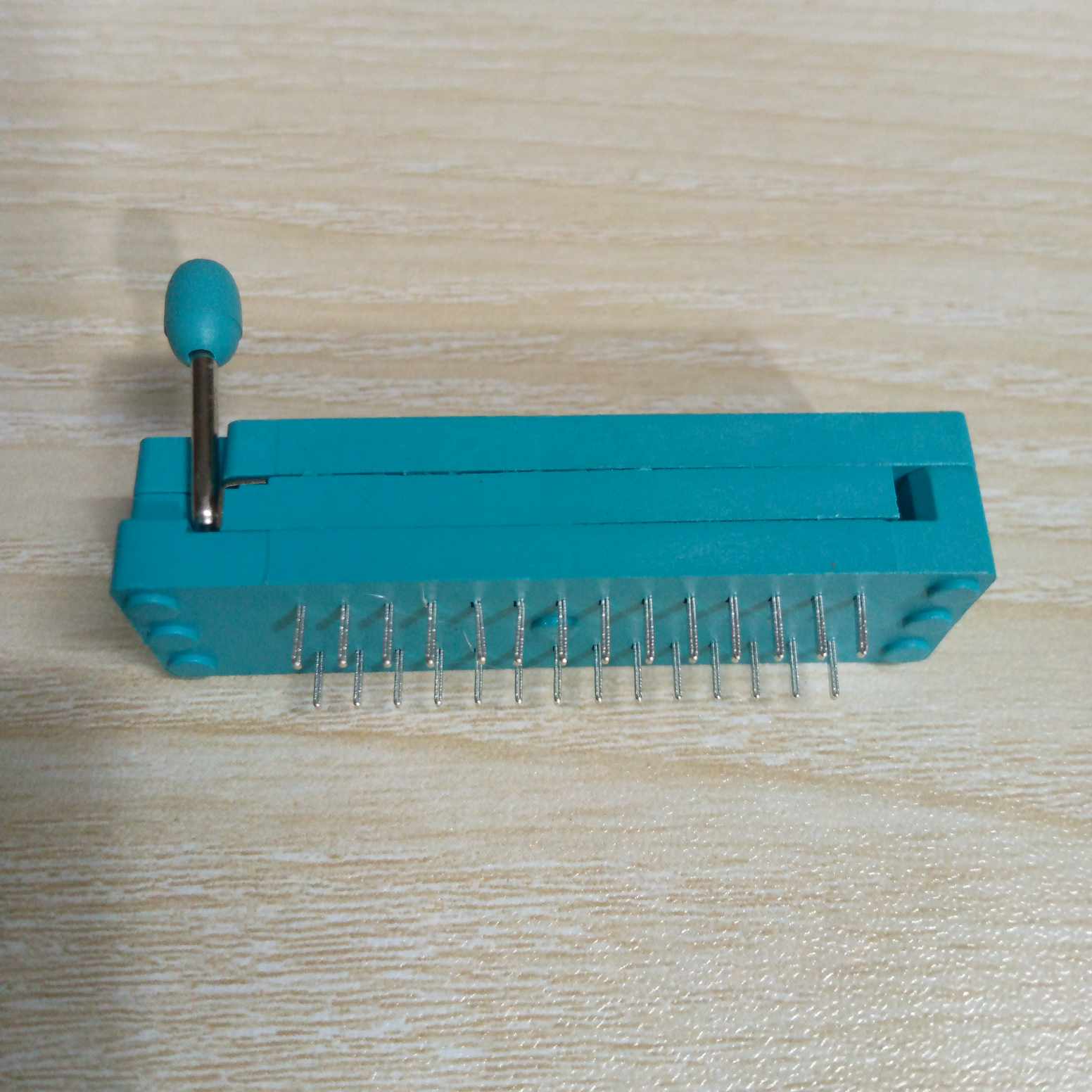 Picture of 28 Pin NARROW Universal ZIF Socket 28Pin DIP 28 Pins 2.54mm Pitch IC Chip ZIF Socket Adaptor For Electric Fittings Universal IC Test And Program Switches