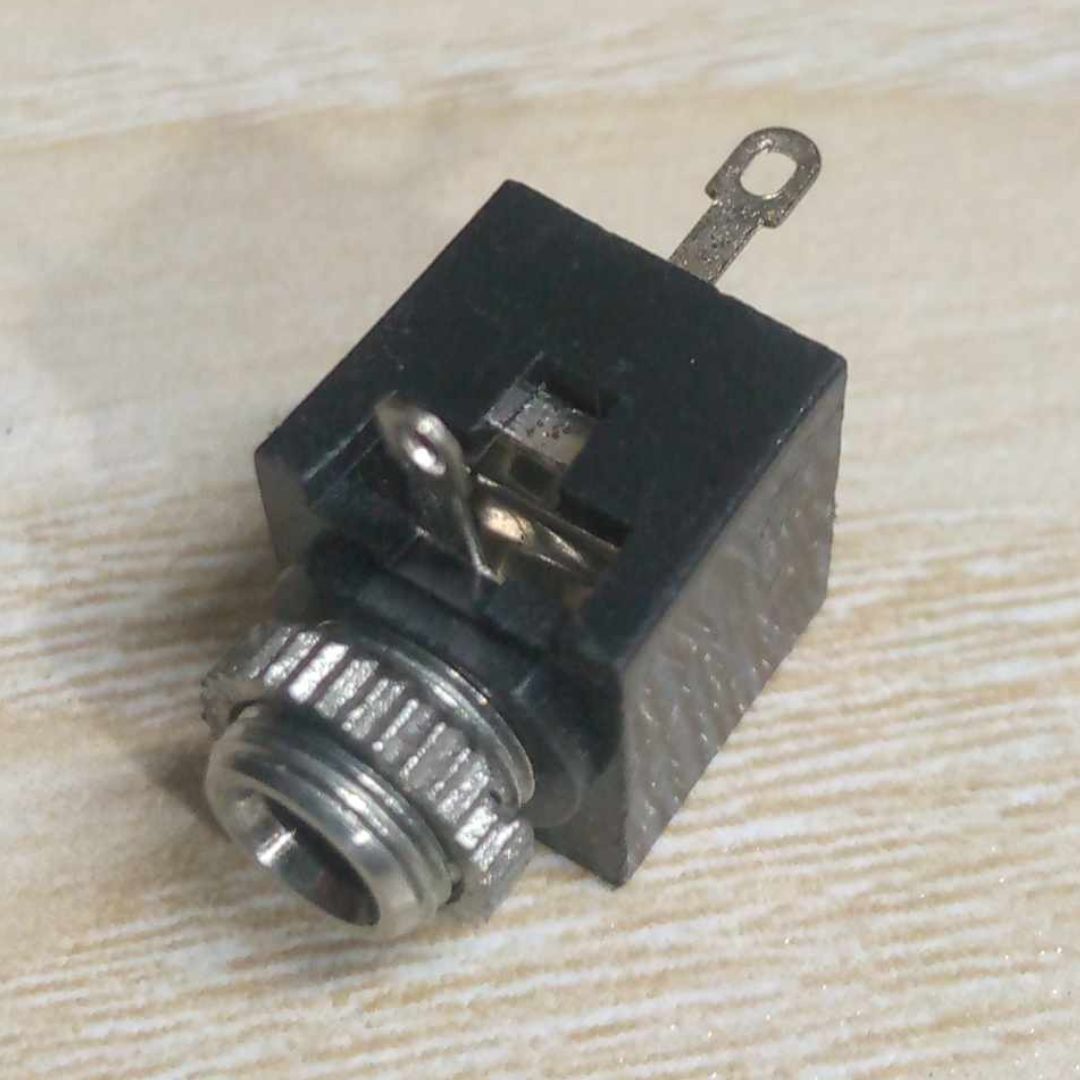 Picture of 5Pcs- PJ301 PJ-301 3.5mm 3Pin DIP Headphone Female Audio Socket Female Switched Socket Solder Panel Jack 3.5mm Mono Channel Audio Connector Cables 3 Pin For Mobil Phone 