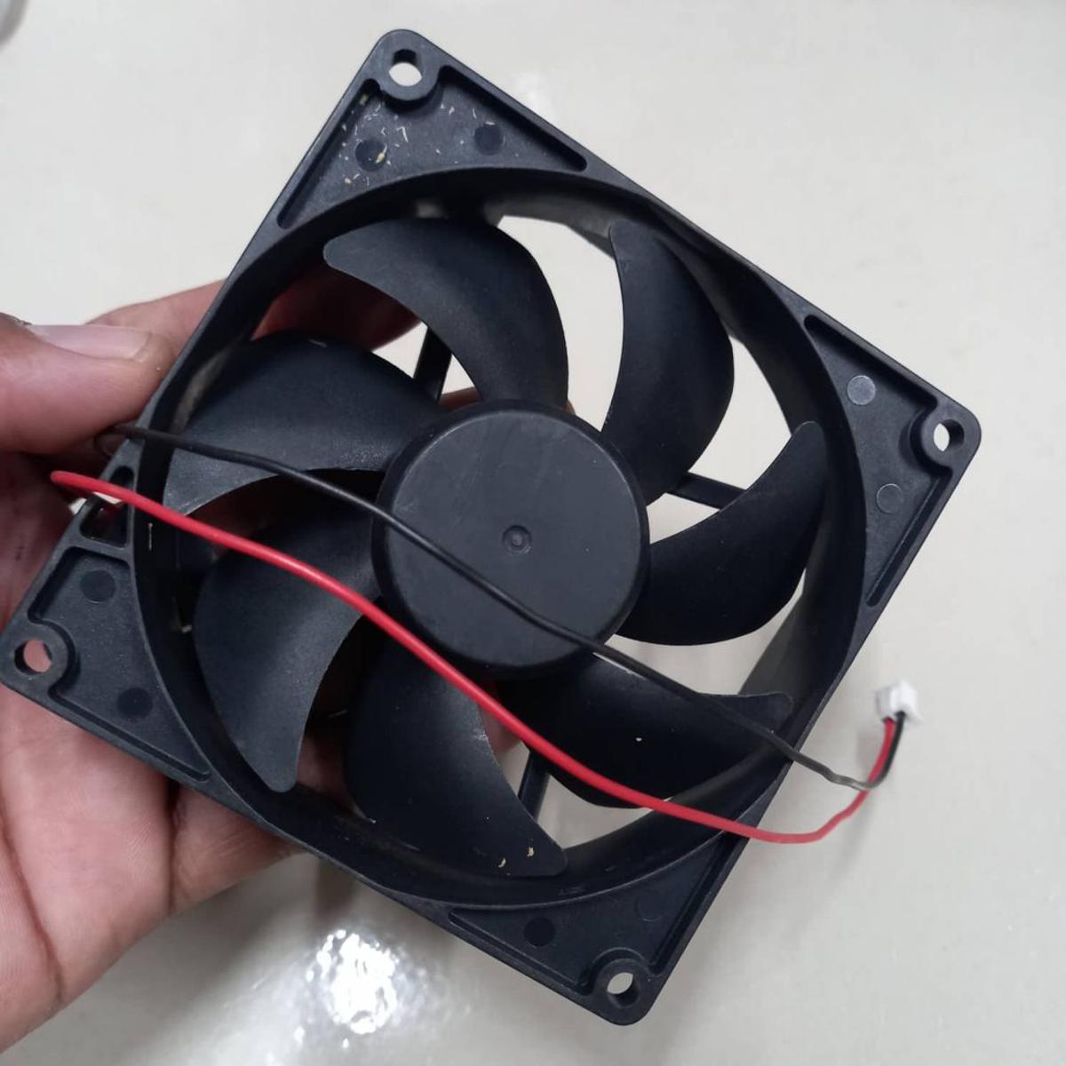 Picture of 90mm FAN 4 Inch 12V COOLING Fan 4 Inch Cooling Fan 12V 90x90x25mm Fan Heatsink Cooler Radiator Cooling Fan 12V DC Fan Heat Dissipation Mini Fans With Cables - Hand Fan
