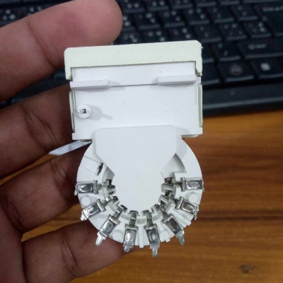 Picture of GZS10-2-402 Monitors Color TV PCB Mount 8 Pins Leads Twin Focus CRT Socket 