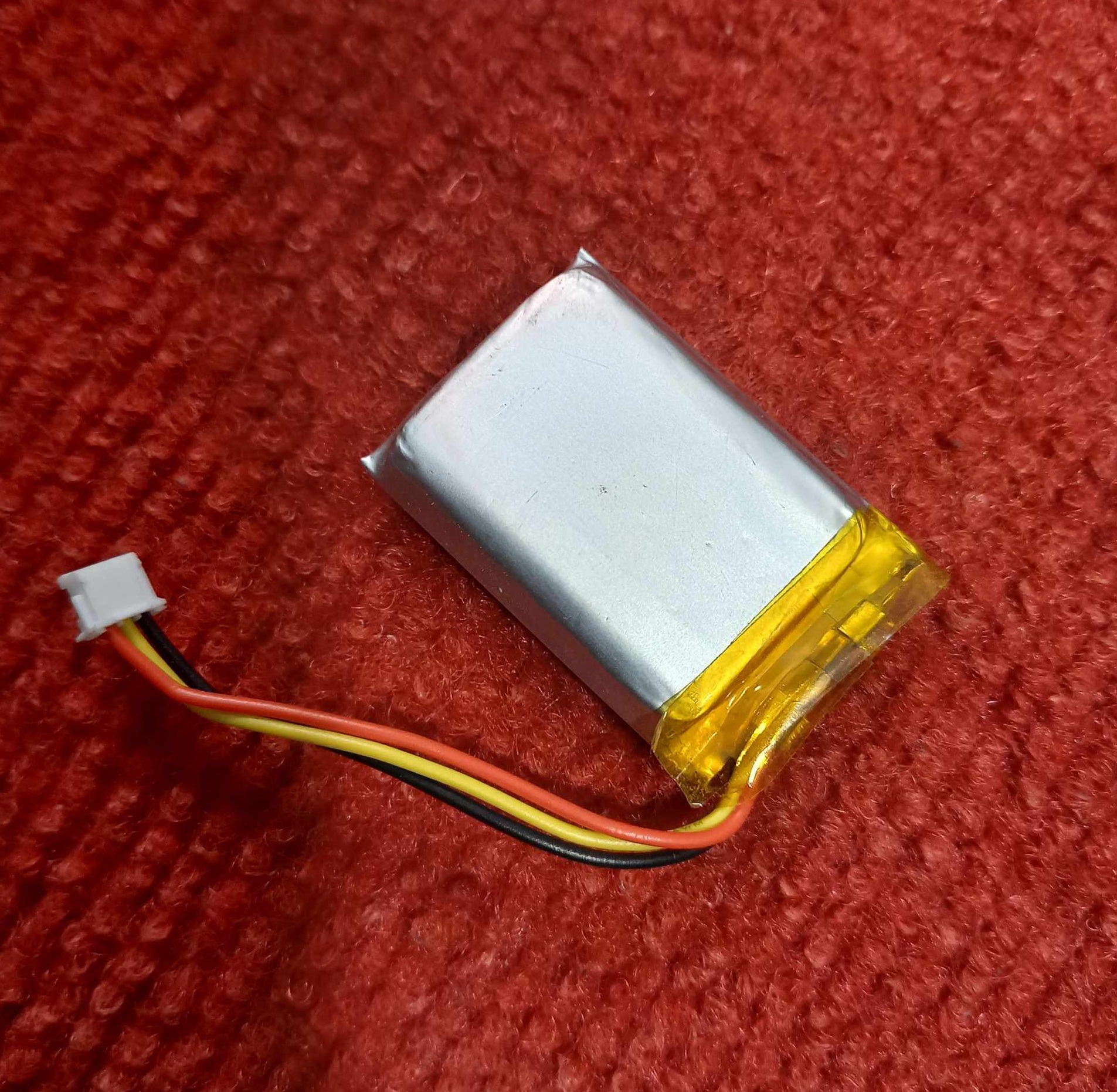 Picture of 700mAh Battery 3.7V Battery 2.59Wh Battery Size 35x25x8mm 3.7V Rechargeable Battery Lithium Battery 700mAh Rechargeable Battery 3 Wire 1.25mm JST Connector With Cables