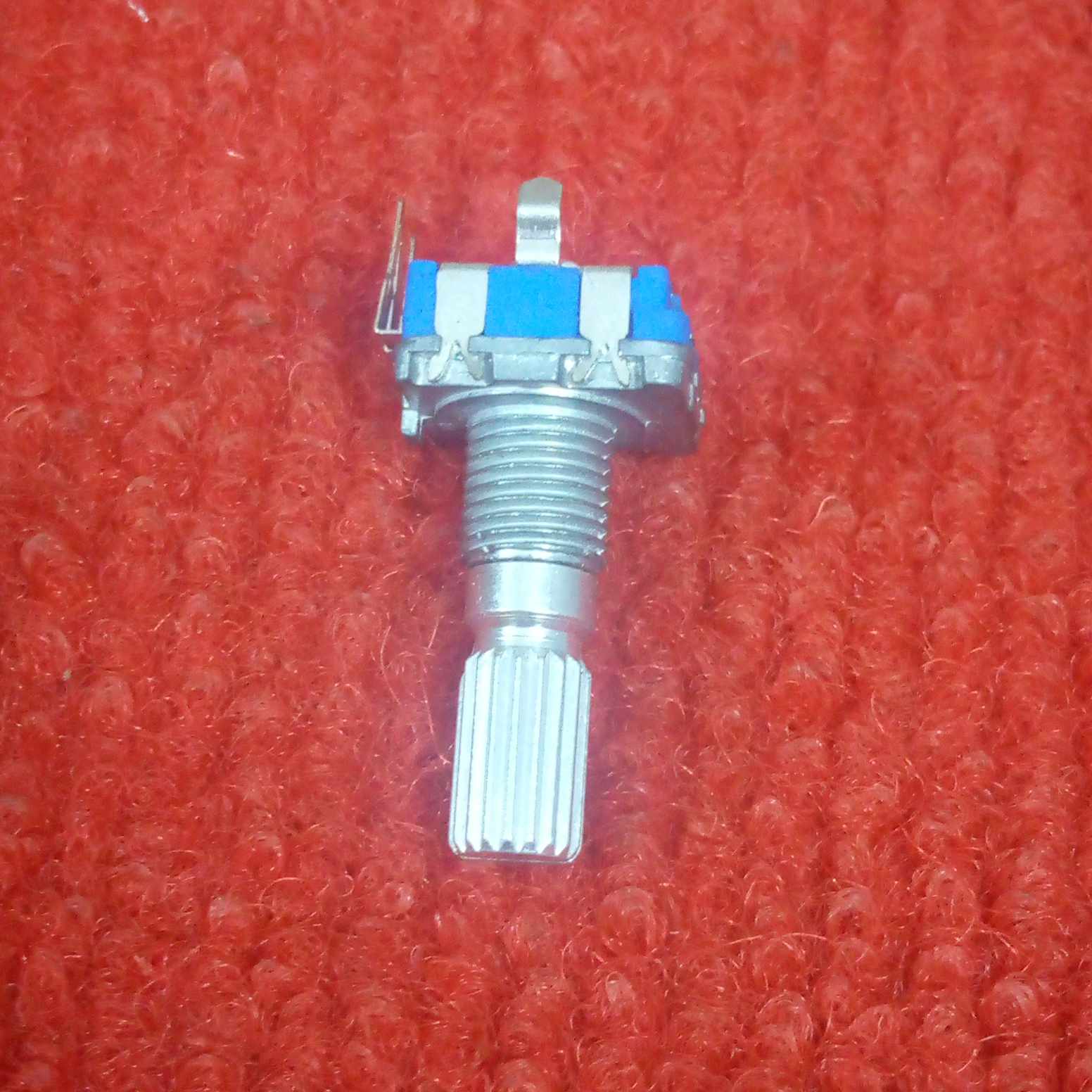 Picture of 3Pin UNIVERSAL Single Gang Rotary 3 Pin Linear Taper Pot Potentiometer Volume Controller Variable Resistor Potentiometer Single Gang Rotary Switches