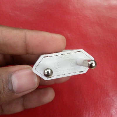 Picture of EU 2-Pin Plug To 2-Pin Socket Converter 250V 6A Multifunction Adapter