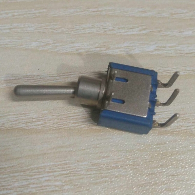 Picture of 2 Pcs- 6A 250VAC ON OFF SPDT Right Angle 3 Pins PCB Mount Toggle Switch