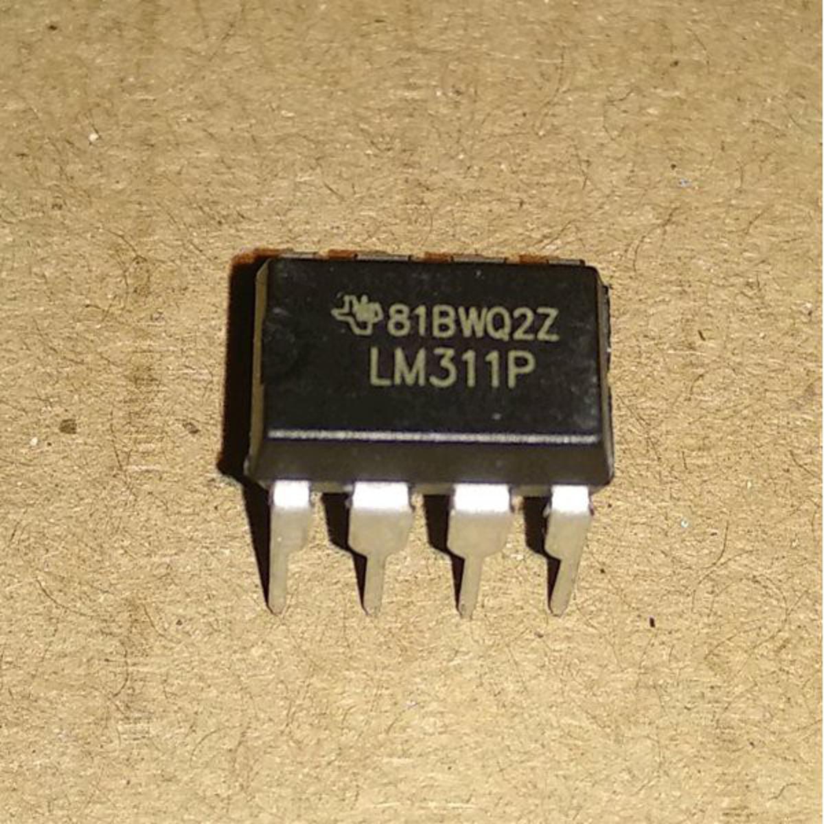 Picture of 2Pcs- B CLASS LM311 IC LM311 OPAMP LM311 Op-Amp IC DIP-8 8 Pin Leads Dual In Line Package Chip 