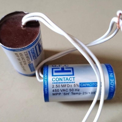 Picture of 2.5 MFD Ceiling Fan Capacitor Industrial Electric Fan Capacitor 2.5uF 50Hz 60Hz 450VAC Capacitor For Ceiling Fan Capacitor 2 Pin Leads Cables