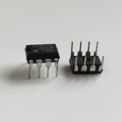 Picture of UC3844AN IC 3844 UC3844 UC3844N PWM Switching Power Converter 8 Pin Leads DIP-8 Dual In Line Package Chip IC - Minimalistic Sophistication