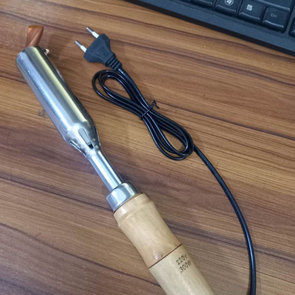 Picture of 300W TLW-300 Industrial Soldering Iron 300W 220V Tatal Iron Heavy Heating 300W Soldering Iron 17mm Tip Nozzle 300W Tools Electric