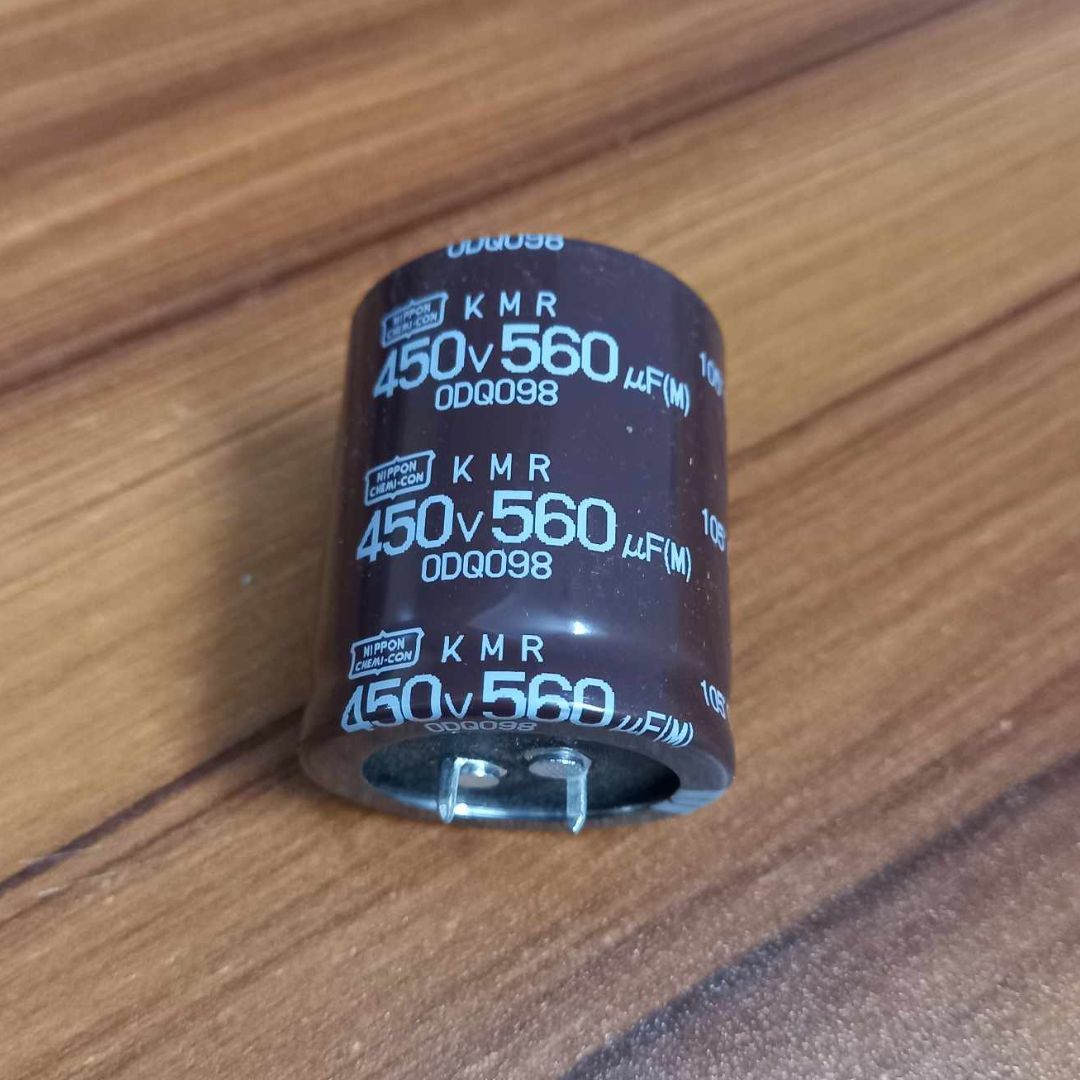 Picture of 560uF 450V Capacitor RADIAL Electrolytic Capacitor 560uF Capacitor 450V 560uF Radial Pin Type Polarized Aluminum Electrolytic Capacitors 2 Pin Leads