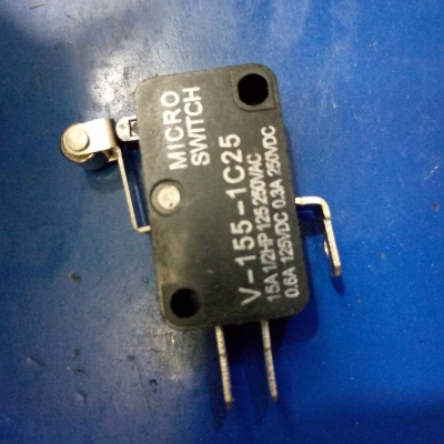 Picture of 100Pcs- 15A Limit Switch 3 Pin 15A 250VAC SPDT 3 Pin 10mm Long Straight Hinge Lever Arm Switch Micro Limit Switch Momentary Push Switch For 3D Printers CNC Machine DIY