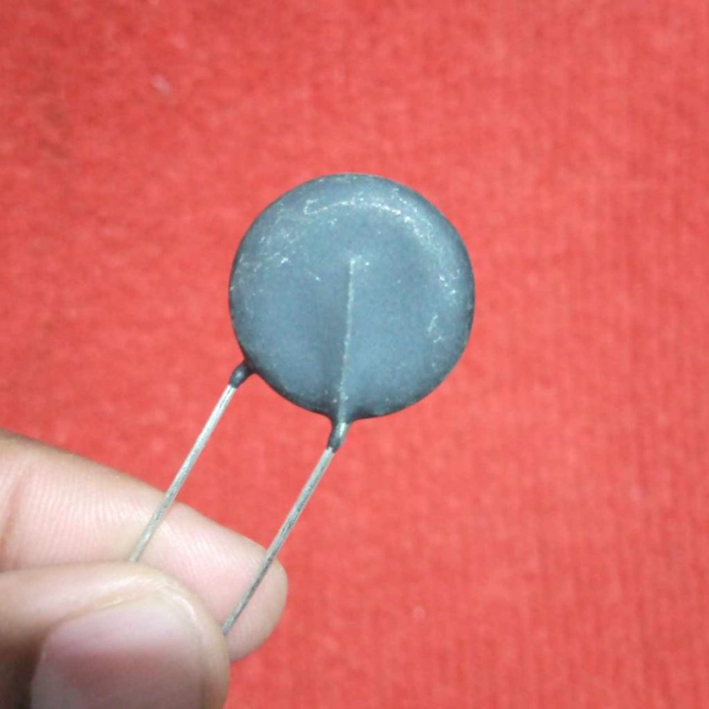 Picture of BLACK NTC 10D-20 20mm Leaded Epoxy Coated Thermistor Temperature Sensor NTC 10 Ohm Thermal Resistor 10 Ohm Thermistor 2 Pin Leads