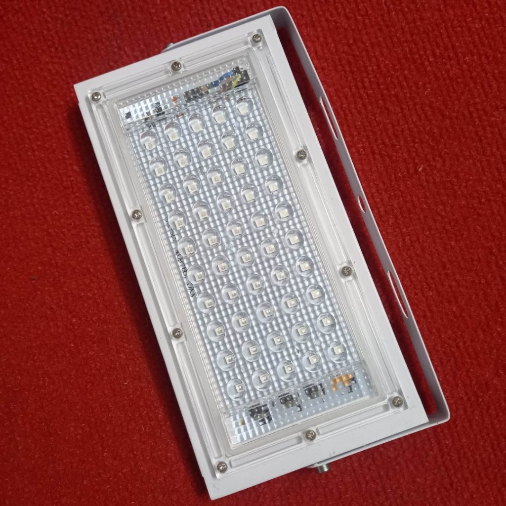 Picture of BLUE HALOGEN 50W XXG-198-50W 220V LED Light Bulbs BLUE LED Light Load Line Tungsten Lamps AC 220V 50W LED Light Carrying LED Light 50W Blue Light