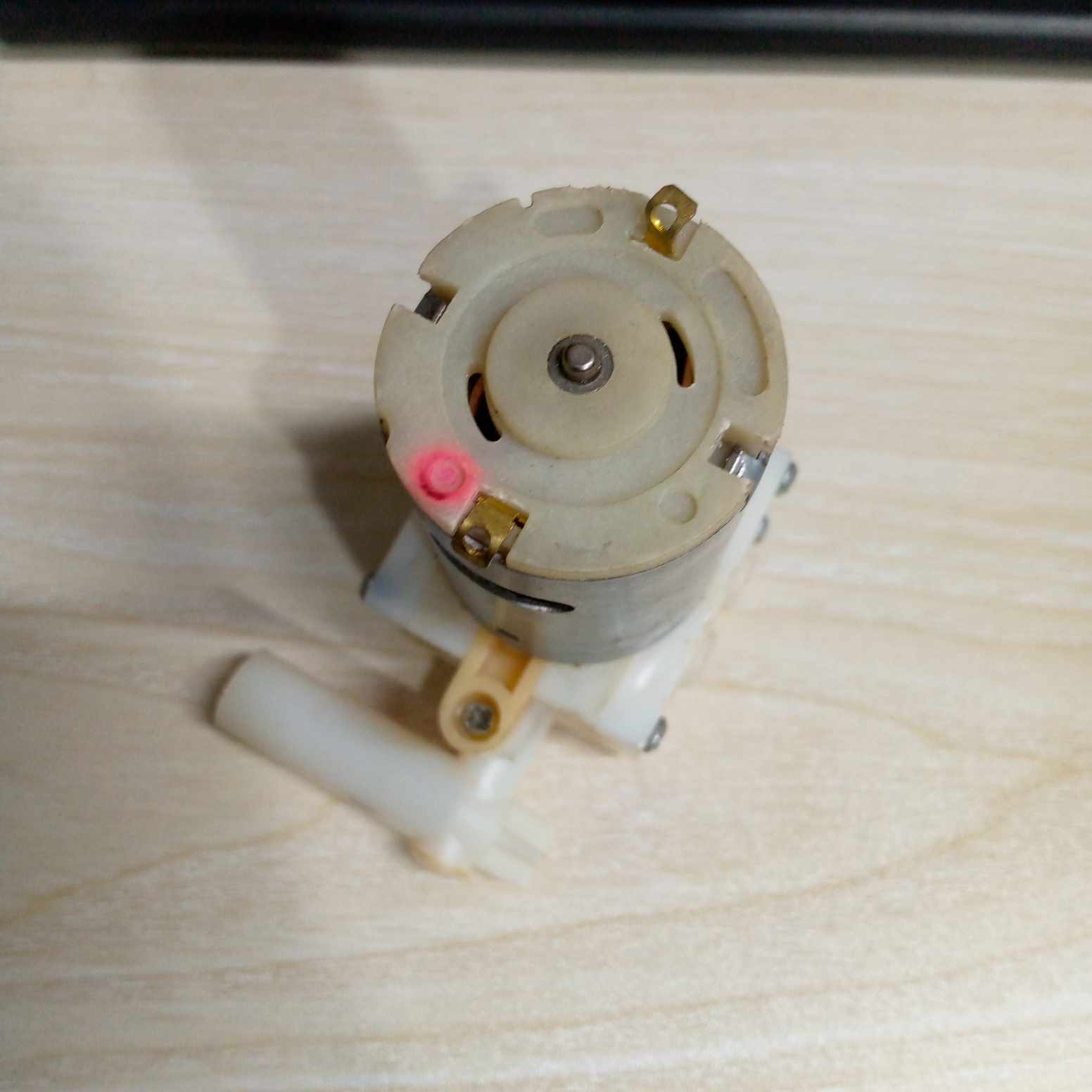 Picture of Dual Pipe Air Pump DC 12V 2.5W 555 Compact Portable Diaphragm