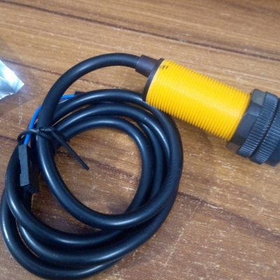 Picture of E18-D80NK Adjustable Infrared Sensor Switch 3 Pin Cables 3-80cm Photoelectric IR Obstacle Sensor Switches Photoelectric Infrared Sensor Switches