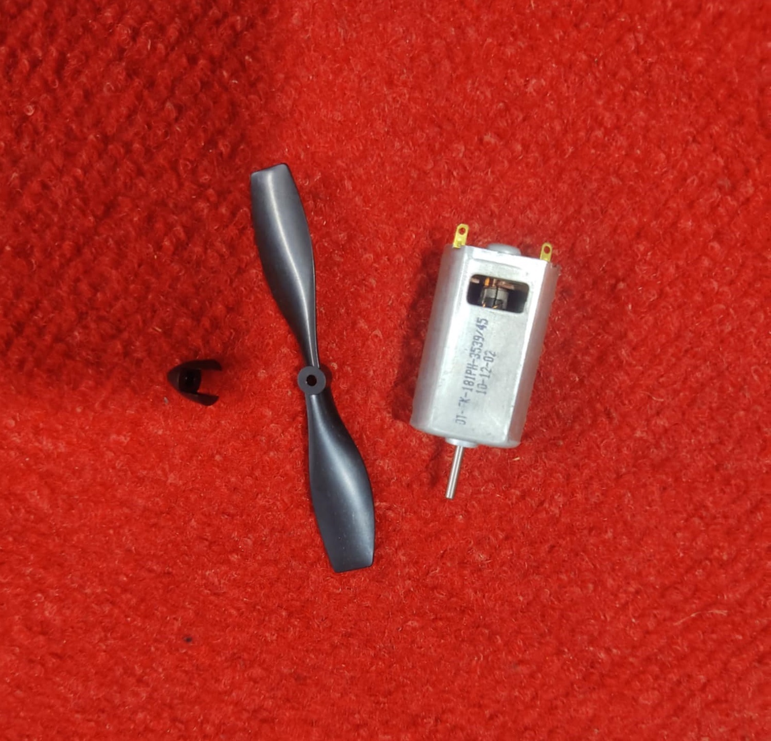 Picture of 2Pair- 180 Motor With Fan Propeller For Mini Fans 180 Motor Fans High Speed 180 Motor DIY 2 Pcs 180 Motot & 2 Pcs Fan Tools Sets