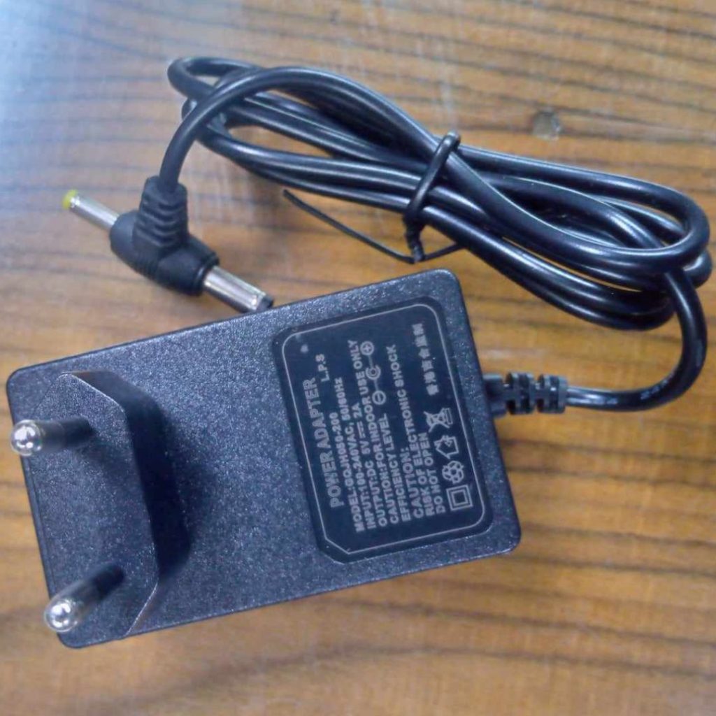 Picture of 5V 2A Charger Adapters HEAVY Quality AC 220V To DC 5V 2Amp Charger 2 Pin Plug 5V Charger 2A Adapters