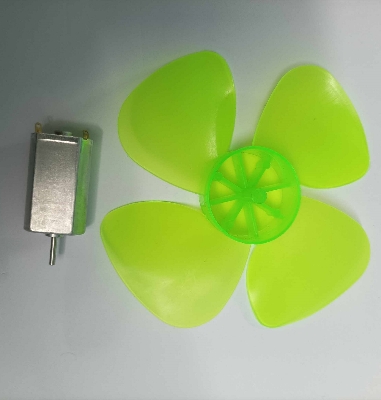 Picture of 4 Blade Fan With 180 Motor 3.7V Motor 180 DC Motor Strong Magnetic Motor 3.7V DC Motor 180 Motor Propeller 180 Motor Fan For Mini Fans Making Purpose 180 Motor With Fan 3.7V 180 Motor