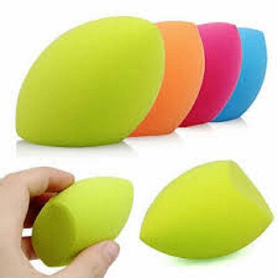 Picture of Beauty Blender Makeup Sponge - 1 pcs