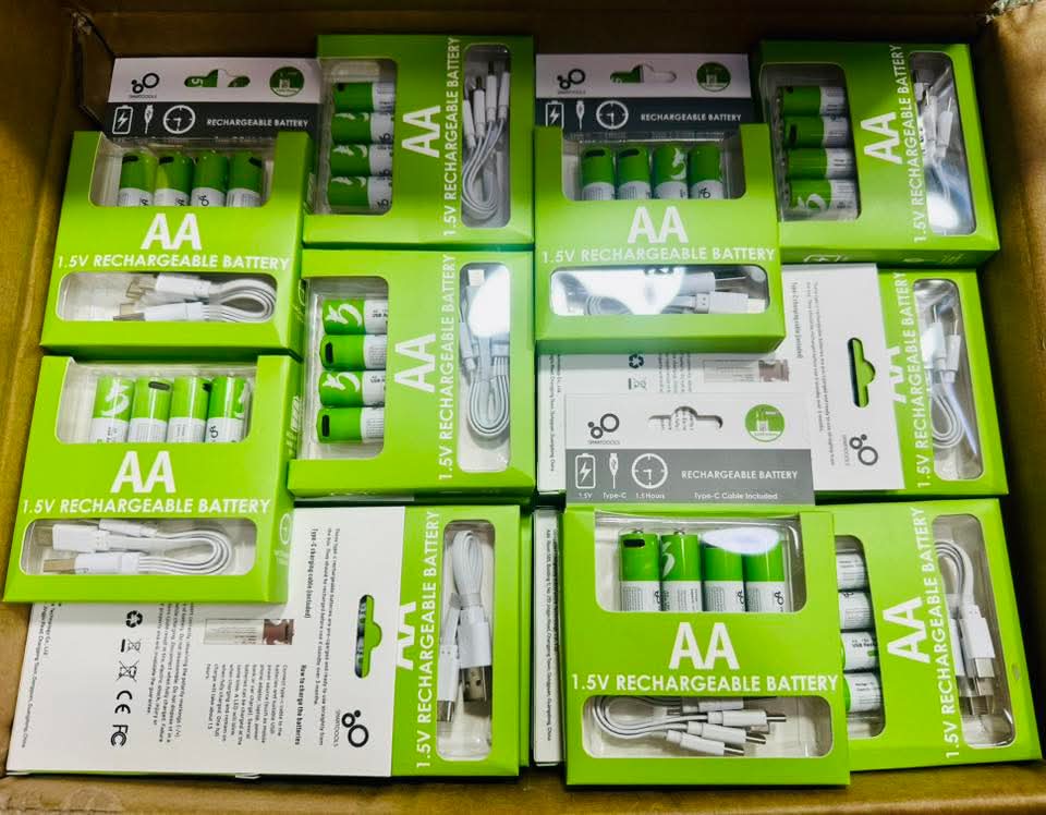 Picture of Smartool AA Lithium 1.5V 2600mWh Rechargable

battery in 4 piece pack with 4 in 1 Type-c Cable