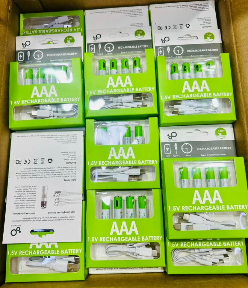 Picture of Smartool AA Lithium 1.5V 2600mWh Rechargable

battery in 4 piece pack with 4 in 1 Type-c Cable