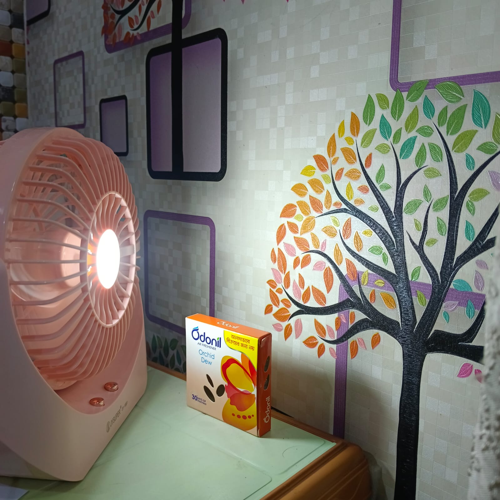 Picture of JYSUPER JY-1881 Rechargeable Wind Up-Down Movable Desk Fan With LED Lamp