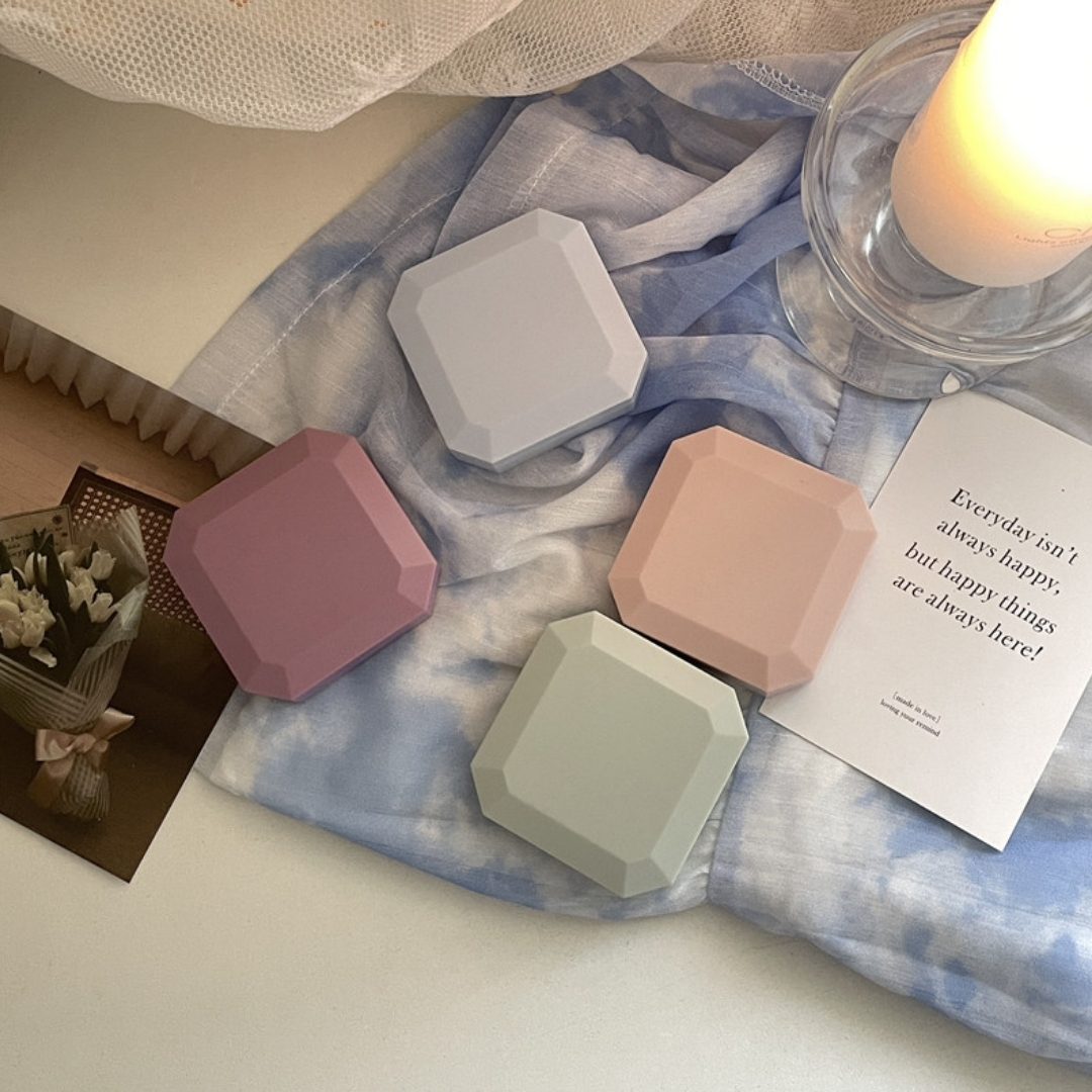 Picture of New Portable Pink Diamond Shape Contact lences Box Holder with Tweezers Remover Tool Solution Bottle Kit for Daily Outdoor Use,tour & travel. New design and Authentic quality Travel Kit Of all type Of Contact lens. #diamondkit