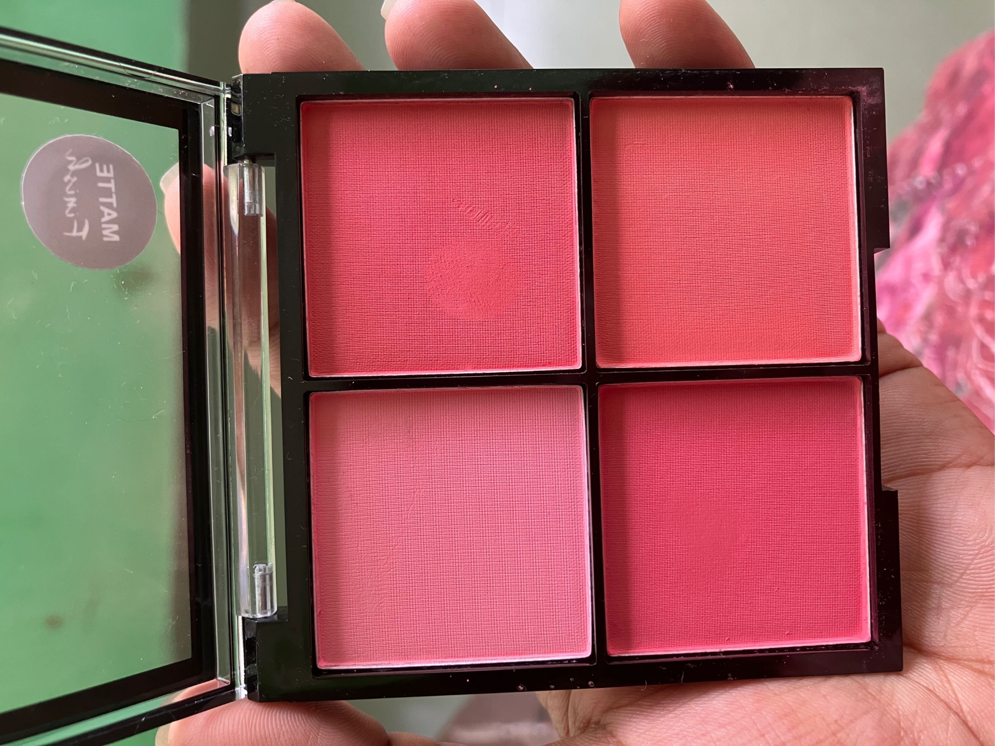 Picture of Mega Glow Blush Palette 4 Colors