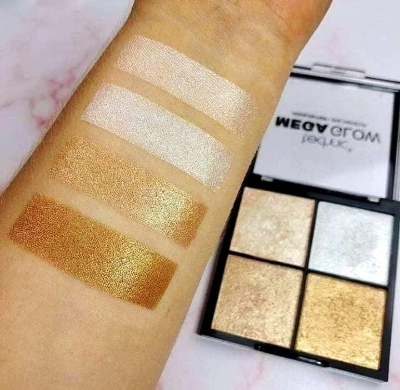 Picture of Mega Glow Highlighter Palette 4 Colors