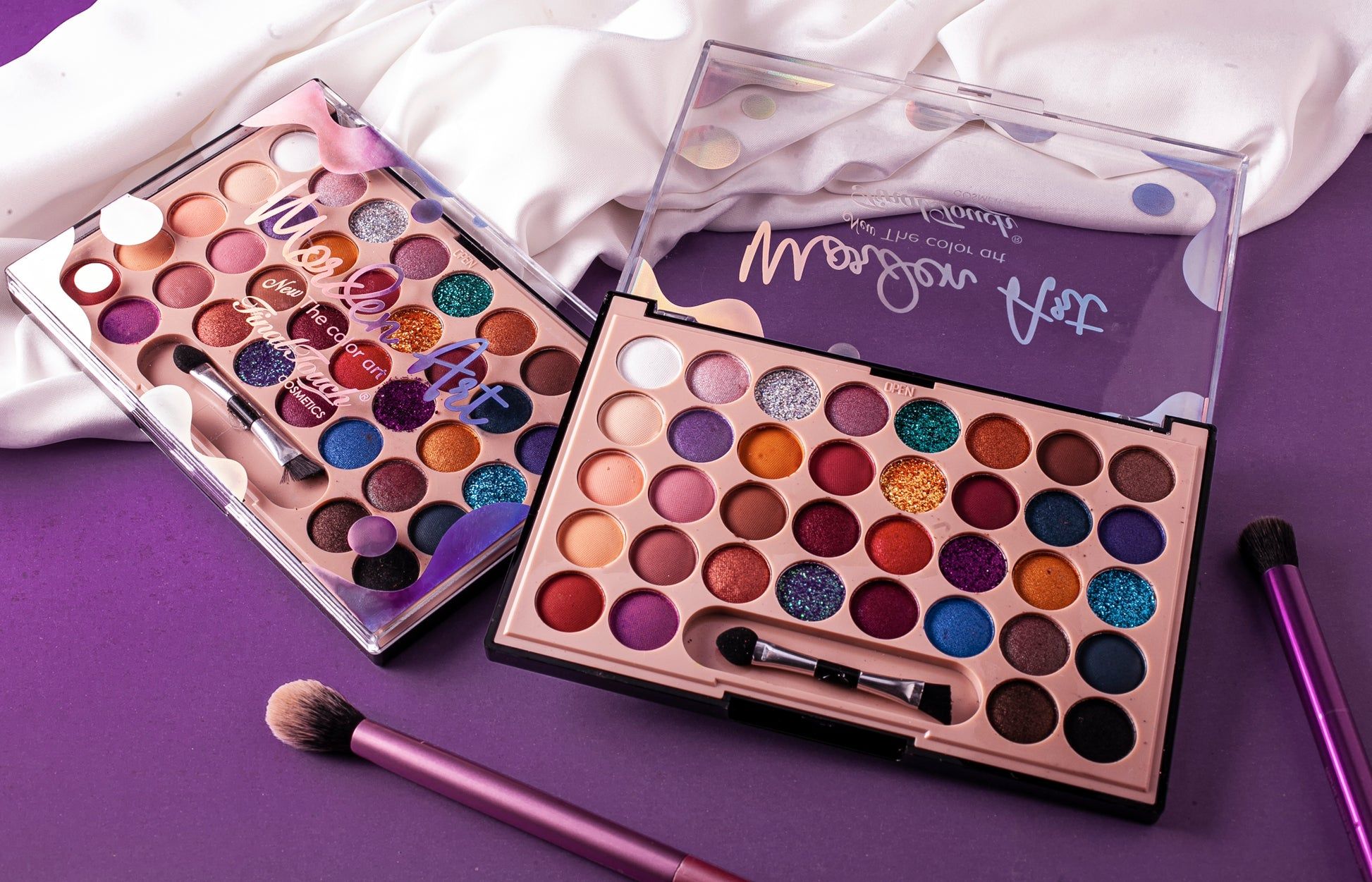 Picture of Final Touch Modern Eyeshadow Pallets & Brush Free 36 Color