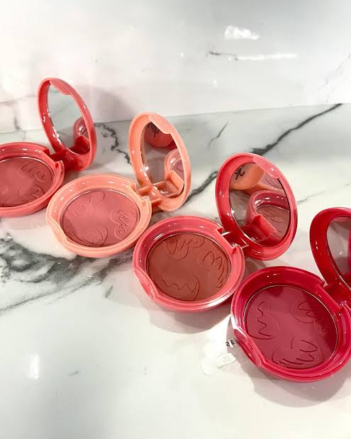 Picture of SevenCool Matte Blush Gives Natural...