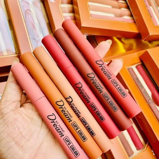 Picture of Hengfang Silky Touch Matte Color Lipstick ( 2Pisce)