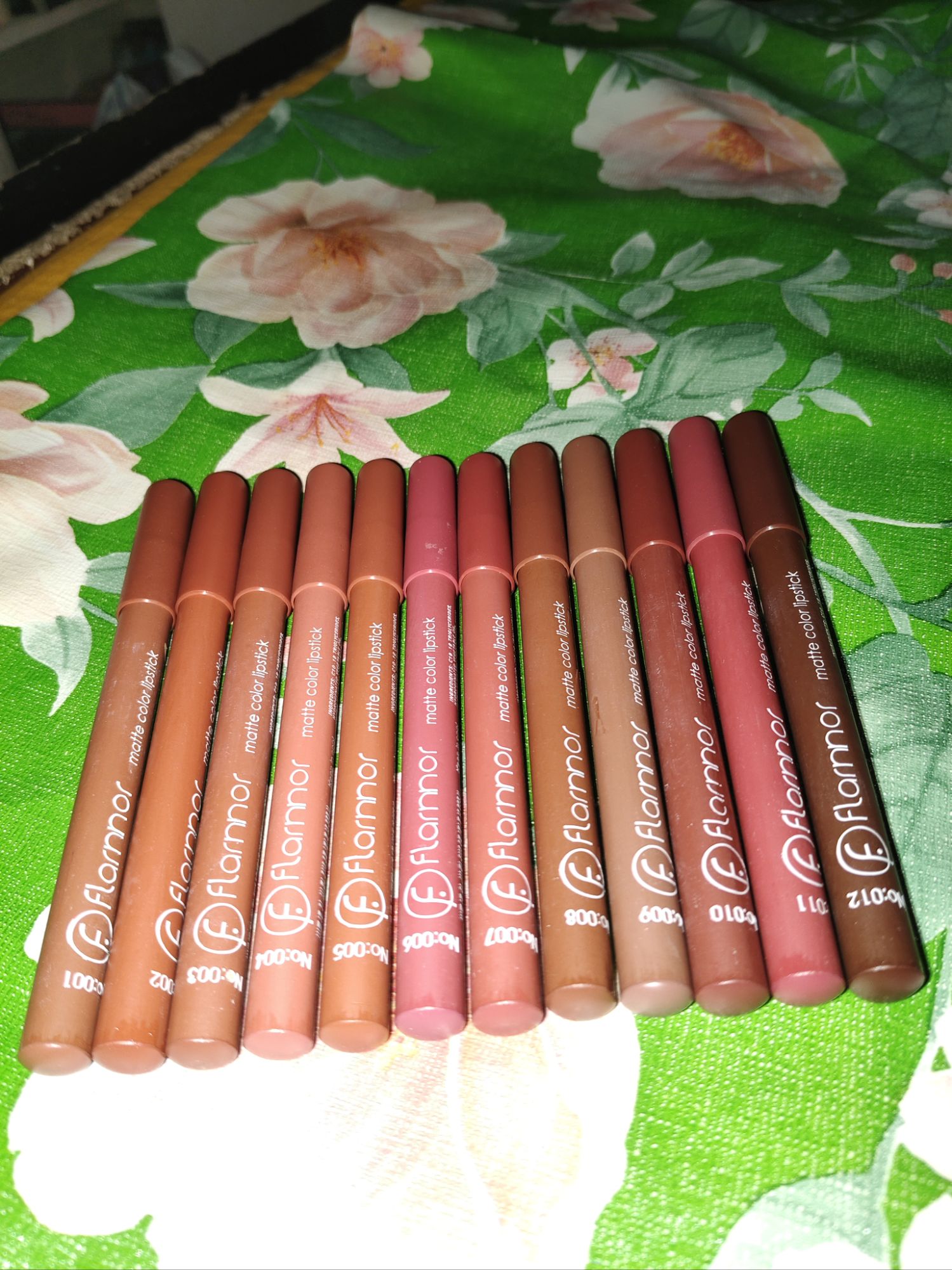 Picture of Flarnnor Matte Long Lasting 6 Pisce Lipstick