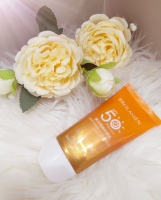 Picture of Bolanmeng Europe and the United States lotus whitening sunscreen outdoor portable 50 times sunscreen water moist light SPF50 fresh and non-greasy